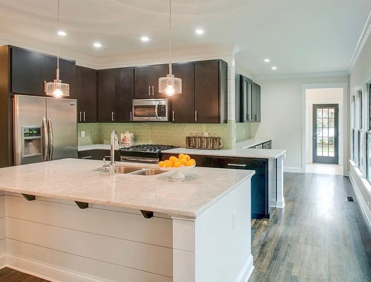 Kitchen with island and pendant lighting